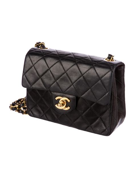 chanel mini classic flap
